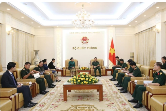 Defence Minister Receives Ambassadors Of Laos, Japan